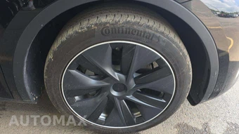 2023 Tesla Model Y Long Range - miniatura 32