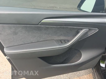 2023 Tesla Model Y Long Range - miniatura 9