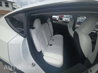 2023 Tesla Model Y Long Range - miniatura 16