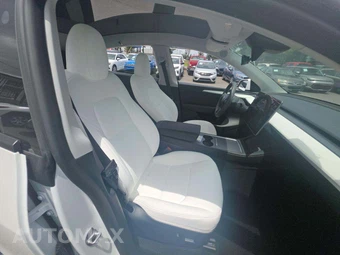 2023 Tesla Model Y Long Range - miniatura 18