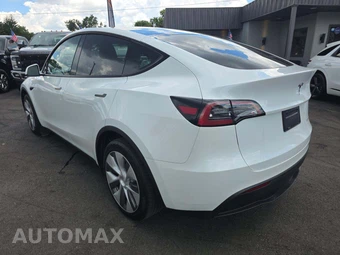 2023 Tesla Model Y Long Range - miniatura 2