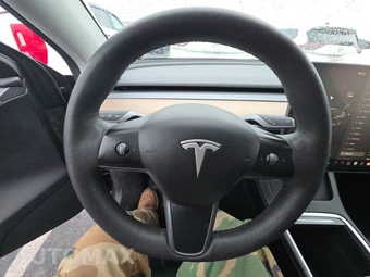 2023 Tesla Model Y Long Range - miniatura 10