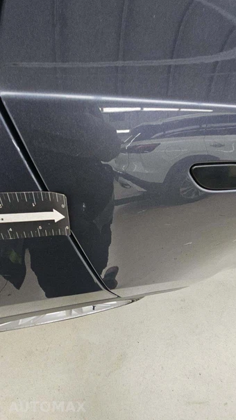 2023 Tesla Model Y Long Range - miniatura 30