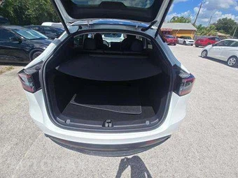 2023 Tesla Model Y Long Range - miniatura 14