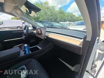 2023 Tesla Model Y Long Range - miniatura 20