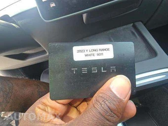 2023 Tesla Model Y Long Range - miniatura 8