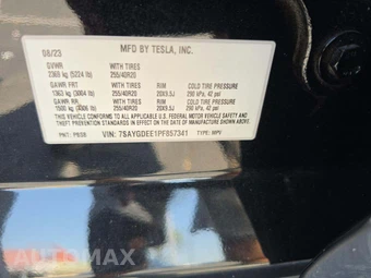 2023 Tesla Model Y Long Range - miniatura 2
