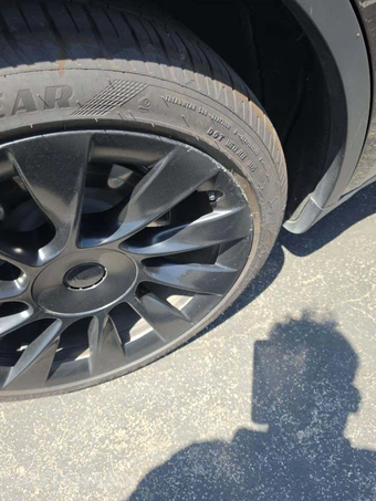 2023 Tesla Model Y Long Range - miniatura 20