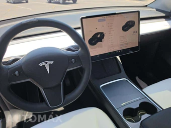 2023 Tesla Model Y Long Range - miniatura 7