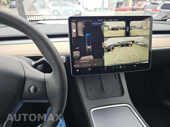 2023 Tesla Model Y Long Range - miniatura 10