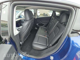 2023 Tesla Model Y Long Range - miniatura 12