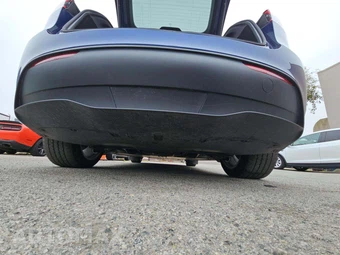 2023 Tesla Model Y Long Range - miniatura 16