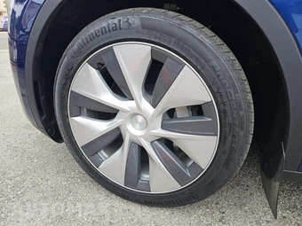2023 Tesla Model Y Long Range - miniatura 23