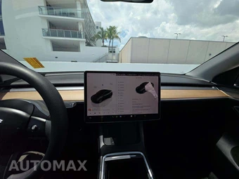 2023 Tesla Model Y Long Range - miniatura 10