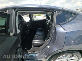2023 Tesla Model Y Long Range - miniatura 13