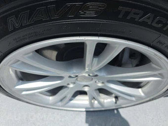 2023 Tesla Model Y Long Range - miniatura 21