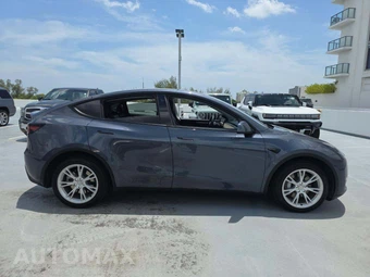 2023 Tesla Model Y Long Range - miniatura 4