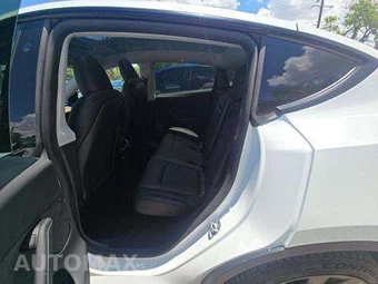 2023 Tesla Model Y Long Range - miniatura 13