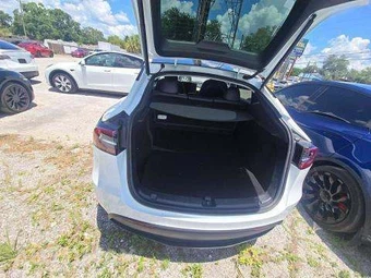 2023 Tesla Model Y Long Range - miniatura 14