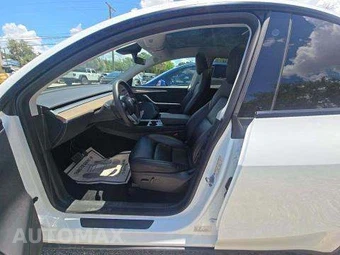 2023 Tesla Model Y Long Range - miniatura 6
