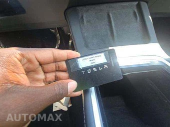 2023 Tesla Model Y Long Range - miniatura 8