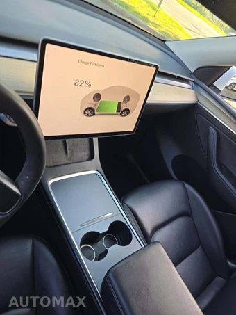 2023 Tesla Model Y Long Range - miniatura 10