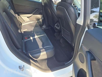 2023 Tesla Model Y Long Range - miniatura 16