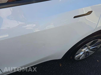 2023 Tesla Model Y Long Range - miniatura 24
