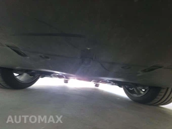 2023 Tesla Model Y Long Range - miniatura 12