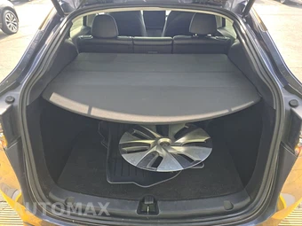 2023 Tesla Model Y Long Range - miniatura 16