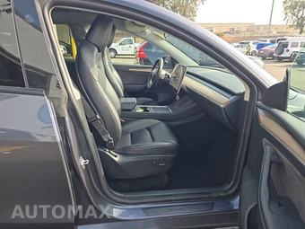 2023 Tesla Model Y Long Range - miniatura 8