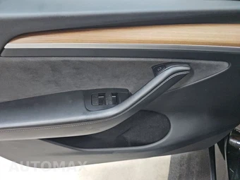 2023 Tesla Model Y Long Range - miniatura 9