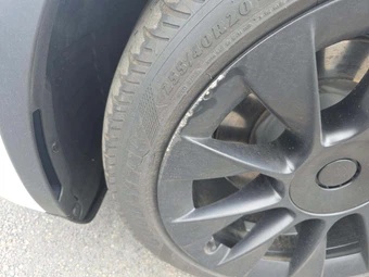 2023 Tesla Model Y Long Range - miniatura 22