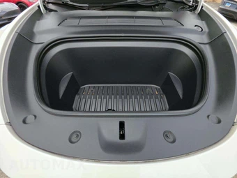 2023 Tesla Model Y Long Range - miniatura 22