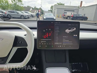 2023 Tesla Model Y Long Range - miniatura 10
