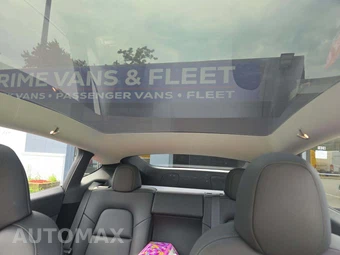 2023 Tesla Model Y Long Range - miniatura 10