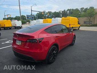 2023 Tesla Model Y Long Range - miniatura 3