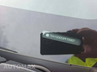 2023 Tesla Model Y Long Range - miniatura 5