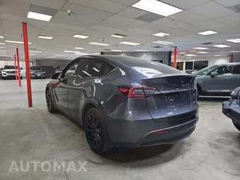 2023 Tesla Model Y Long Range - miniatura 2