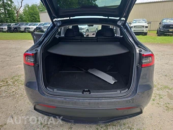 2023 Tesla Model Y Long Range - miniatura 11