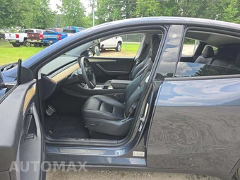 2023 Tesla Model Y Long Range - miniatura 3
