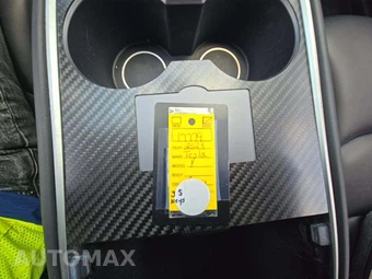 2023 Tesla Model Y Long Range - miniatura 5