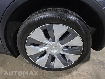 2023 Tesla Model Y Long Range - miniatura 11