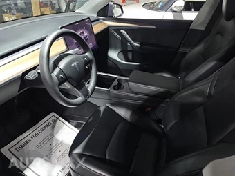 2023 Tesla Model Y Long Range - miniatura 21