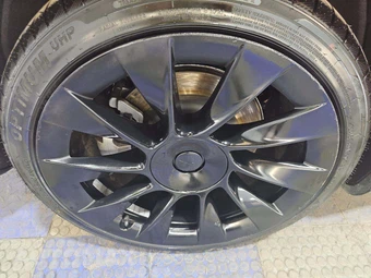 2023 Tesla Model Y Long Range - miniatura 24