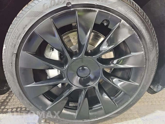 2023 Tesla Model Y Long Range - miniatura 25