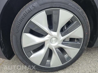 2023 Tesla Model Y Long Range - miniatura 23