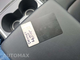 2023 Tesla Model Y Long Range - miniatura 8