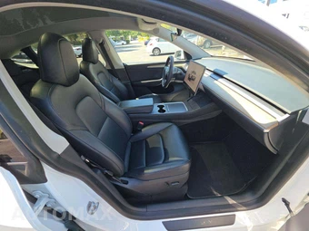 2023 Tesla Model Y Long Range - miniatura 16