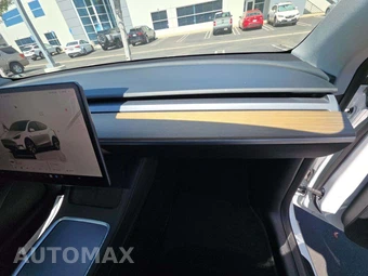 2023 Tesla Model Y Long Range - miniatura 17